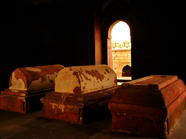 Why You Must Visit Tughlaqabad Fort