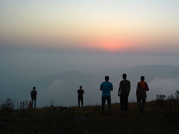 5) Manikgad Fort
