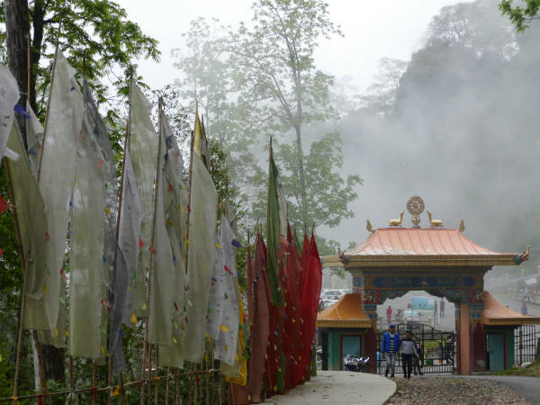 5) Samdruptse Shiva Temple