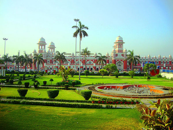 How To Reach Lucknow: