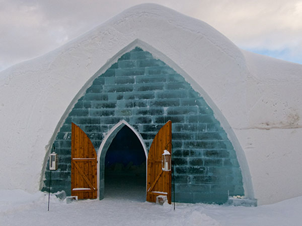 • The Amazing Igloo Stay: