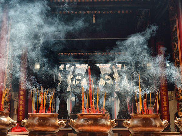 2. Kali Khoh Temple