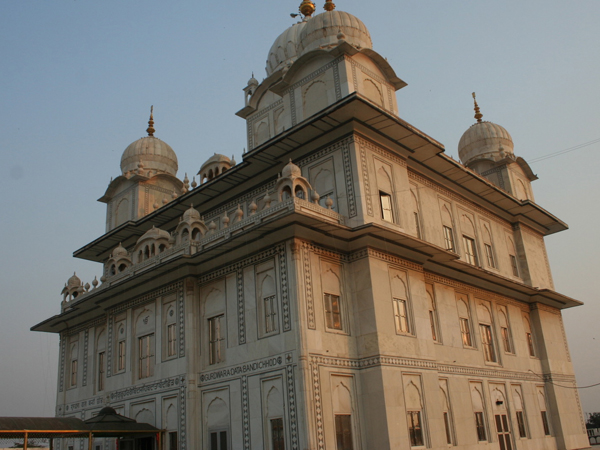 2. Kila Baba Bedi Ji
