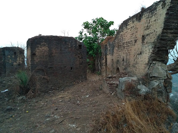 4. Parnera Fort
