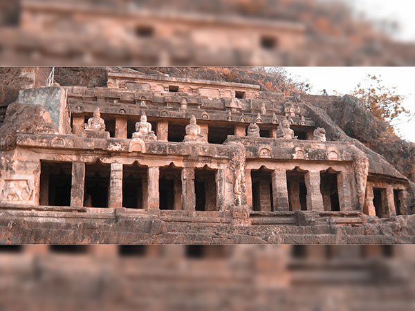 2. Undavalli Caves