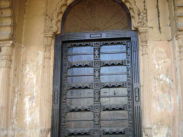 4) Art Deco Palace: