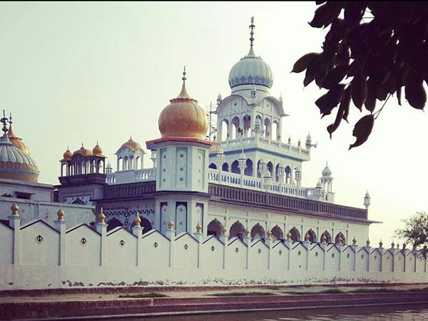 1) Samadhi of Bhai Gurdas