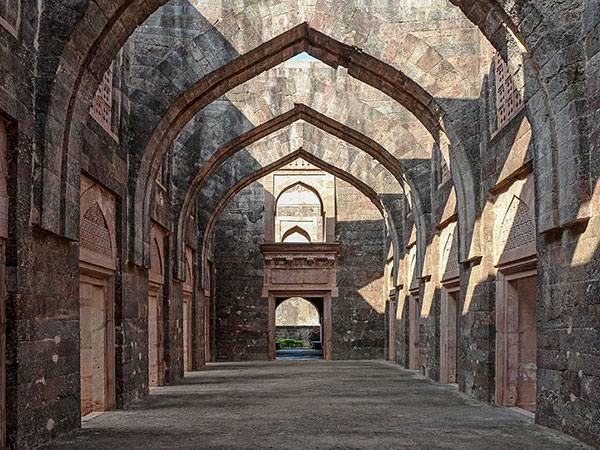 How To Reach Mandu