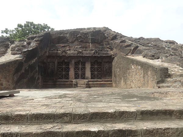 4. Mogalarajapuram Caves