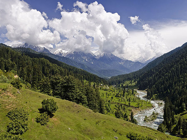 3) Pahalgam: