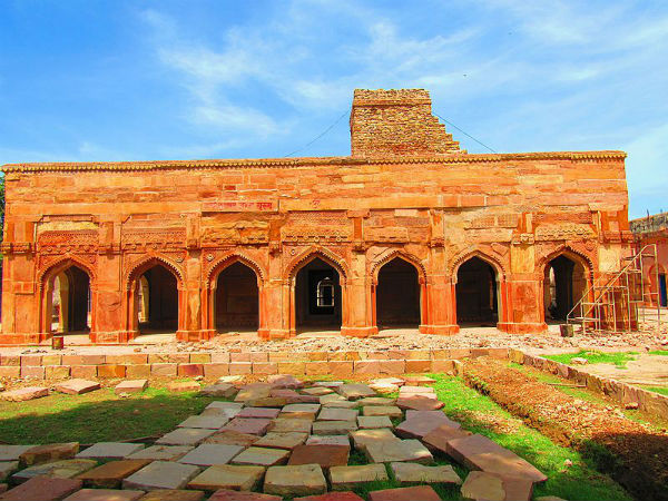 4) Chunar Fort