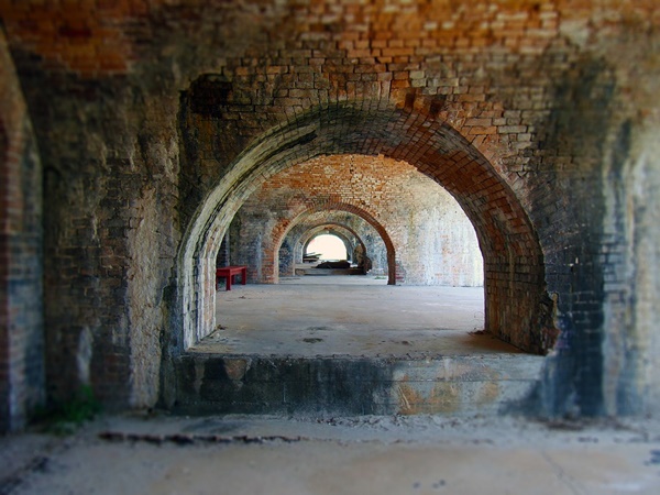 Roshan Chirag tomb