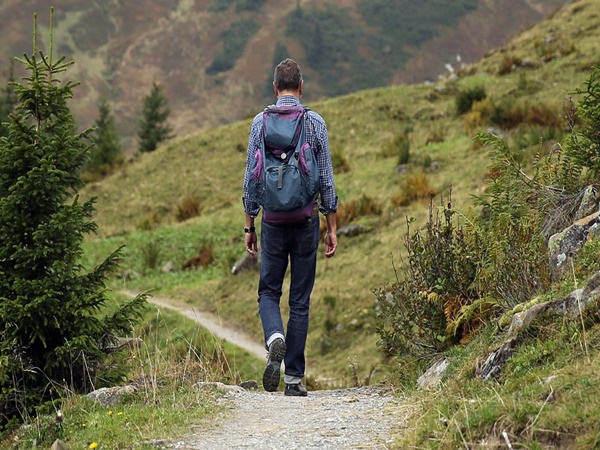 Trekking In Salogra