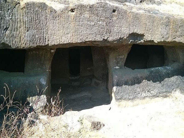 Sri Laxmangiri Maharaj Cave