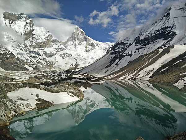 3. Go trekking up the rolling hills to see Kedar Lake