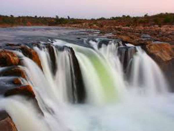 10. Dhuandhar Falls