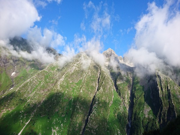 गर्मियों में मनाली क्यों जाना चाहिए इसके कारण