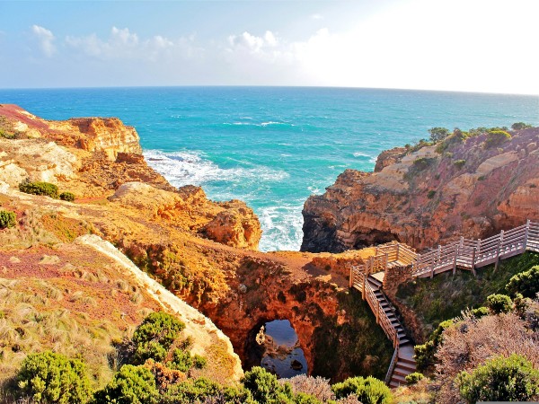 How to reach the Great Ocean Road: