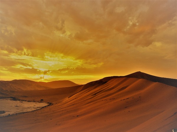4) Witness the sun set or rise
