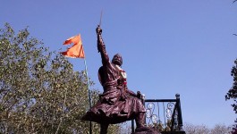 വദു തുലാപൂര്‍