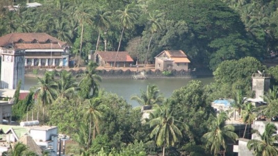 द रॉयल पैलेस