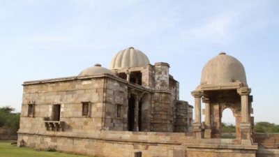 లీల గు౦భాయి మసీదు