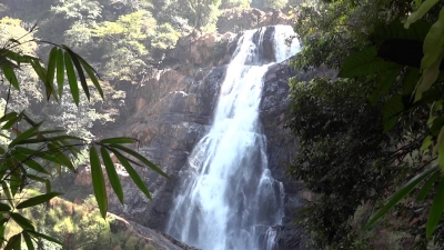 बुरूडे झरना