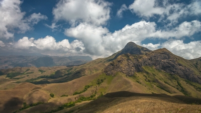 ट्रैकिंग