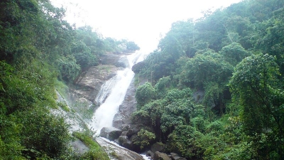 Keezharkuthu Falls