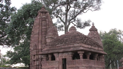 കര്‍ണദേവതാക്ഷേത്രം