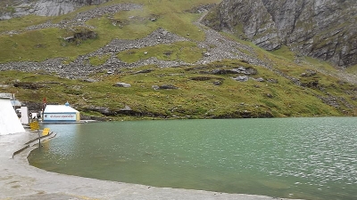 ஹேம்குந்த் ஏரி