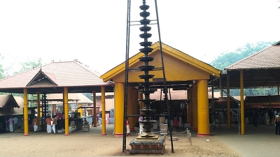 குரும்பக்காவு கோயில்