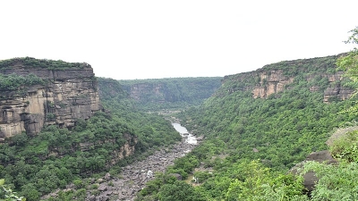 చచై జలపాతాలు