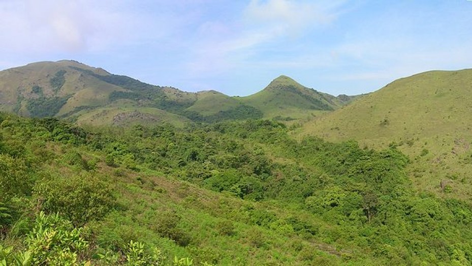 Photos, Pictures of Famous Tourist Places and Attractions