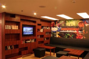 Red fox hotel