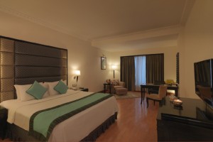 Gold club king bed