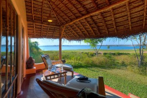 Pool hut sit out
