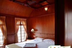 House Boat Room