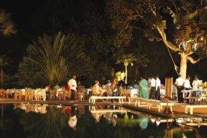 Poolside dine Poolside dine