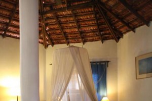 1 Bedroom Cottage Suite:Side View
