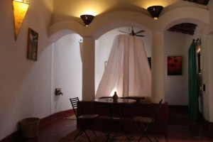 1 Bedroom Cottage Suite:Lights