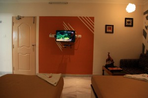 Well-furnished Rooms