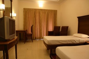Deluxe Queen Size Bed
