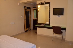 Well-Furnished Room