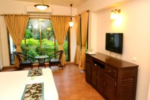 Well-Furnished Room Well-Furnished Room