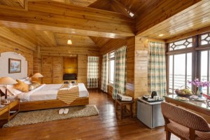 Well-furnished Room