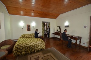 Well-furnished Room