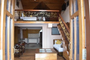 Well-furnished Room
