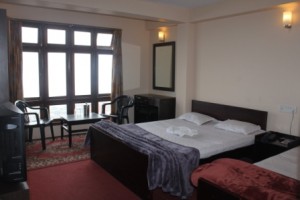 Well-furnished Room Well-furnished Room