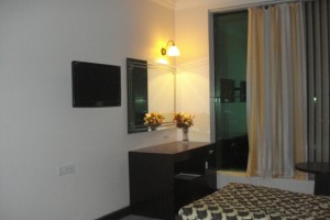 Well-furnished Room